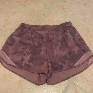Lululemon hotty hot shorts 4"